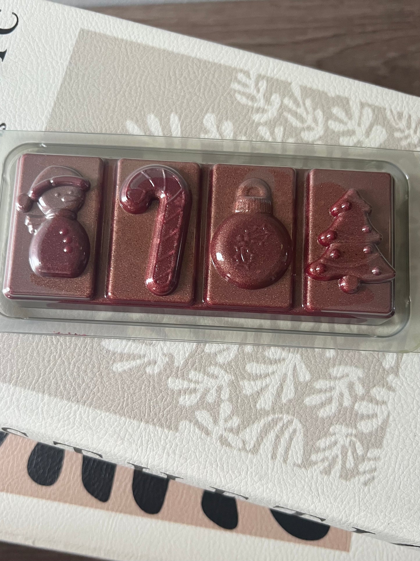 2 tone Christmas snap bars